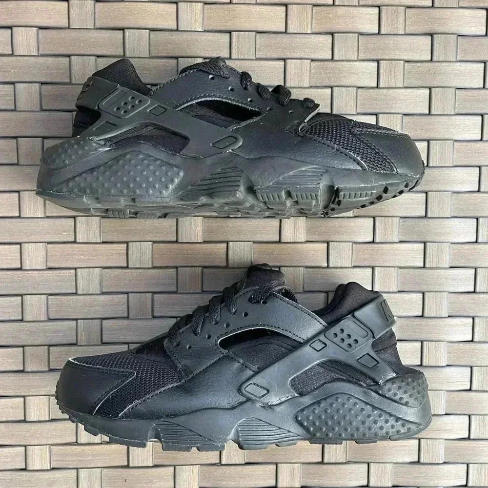 Nike Kids Black Sneakers